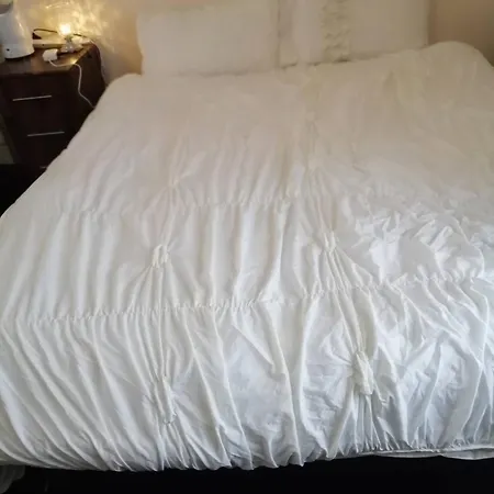 Charming To Rent With Shared Facilities Gæstehus Bradford (West Yorkshire)