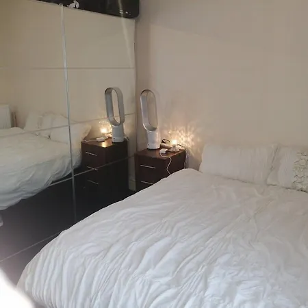 Charming To Rent With Shared Facilities