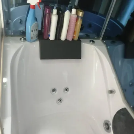 Charming To Rent With Shared Facilities Gæstehus