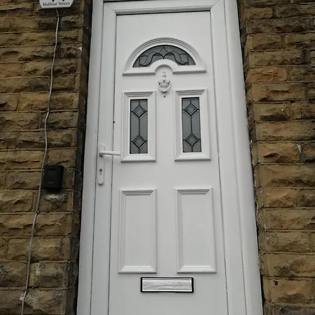 In House - 44 Balfour Street Bd4 7jt East Bowling West Yorkshire England K Pensión *