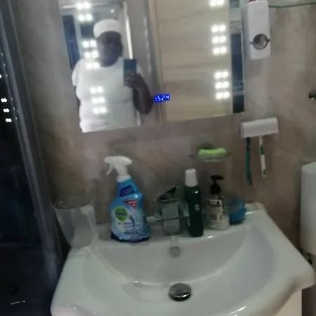 Charming To Rent With Shared Facilities * Bradford (West Yorkshire)