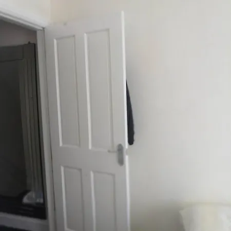 Charming To Rent With Shared Facilities