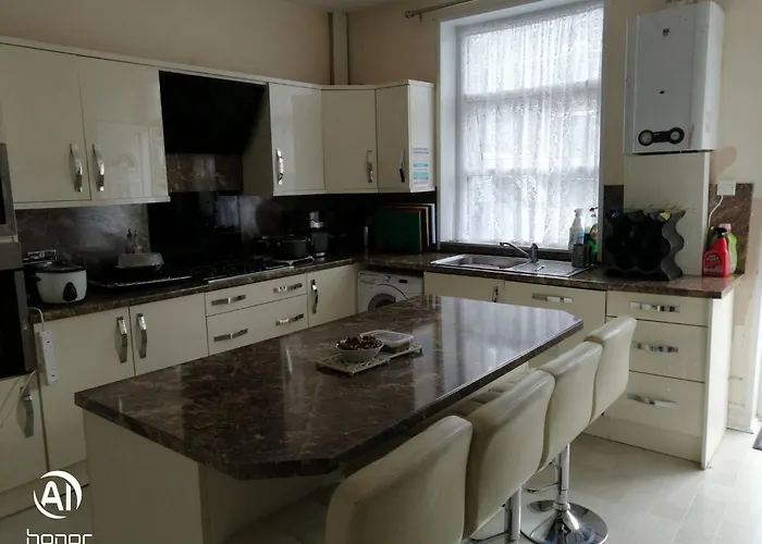 Charming To Rent With Shared Facilities *