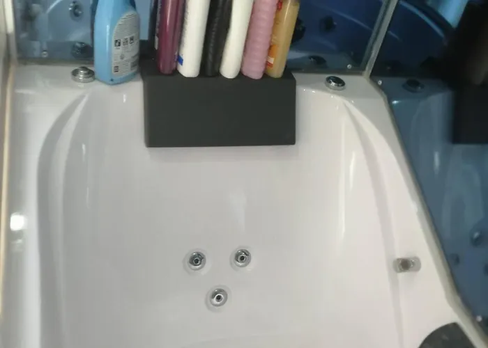 Charming To Rent With Shared Facilities בית הארחה