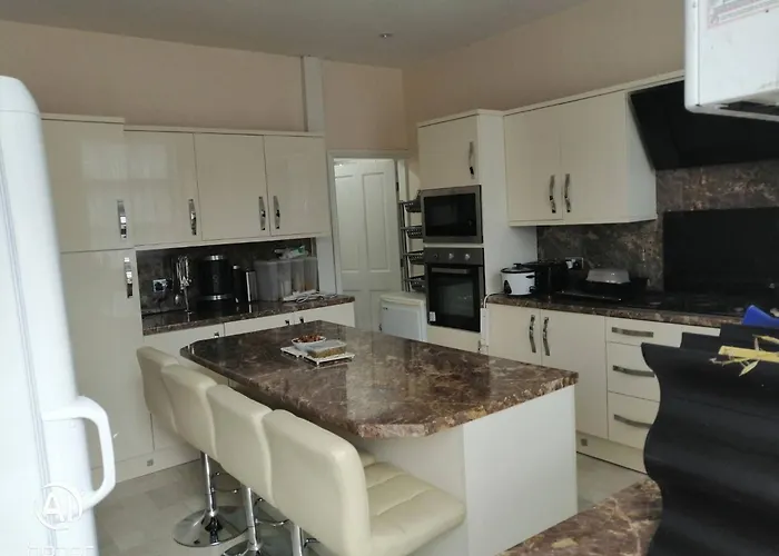 Charming To Rent With Shared Facilities