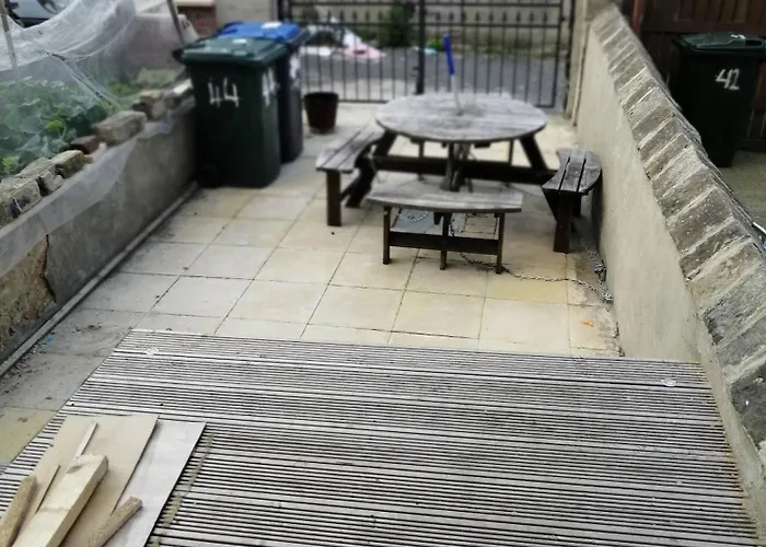 Charming To Rent With Shared Facilities Guest house *