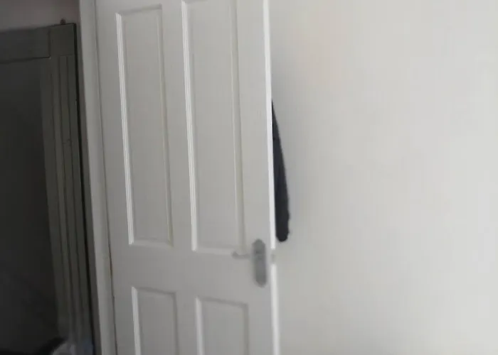 Charming To Rent With Shared Facilities