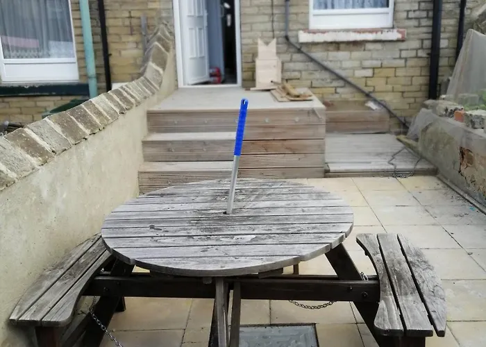 Charming To Rent With Shared Facilities Guest house